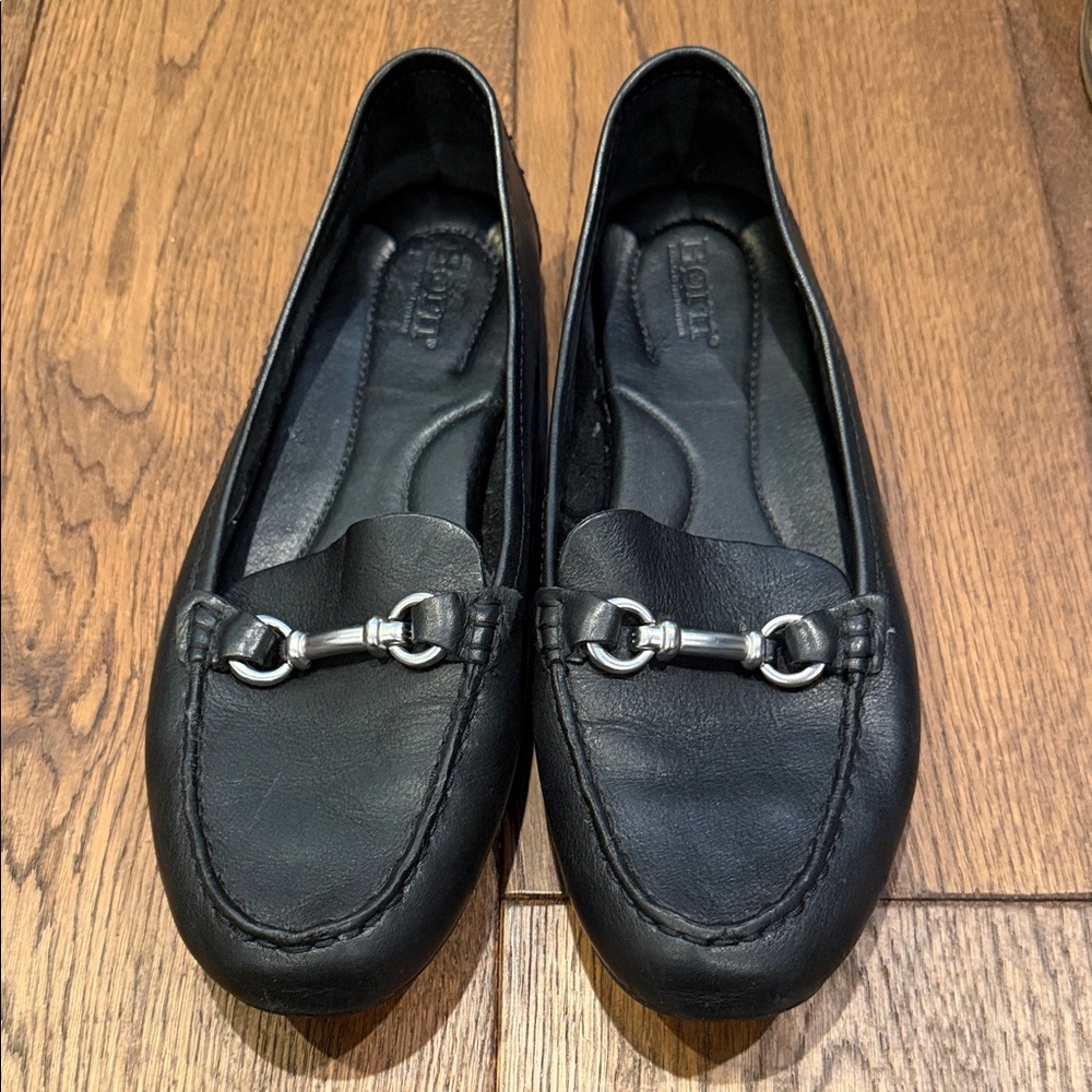 Born Black Leather Flats with Silver Metal Accent, Size 10